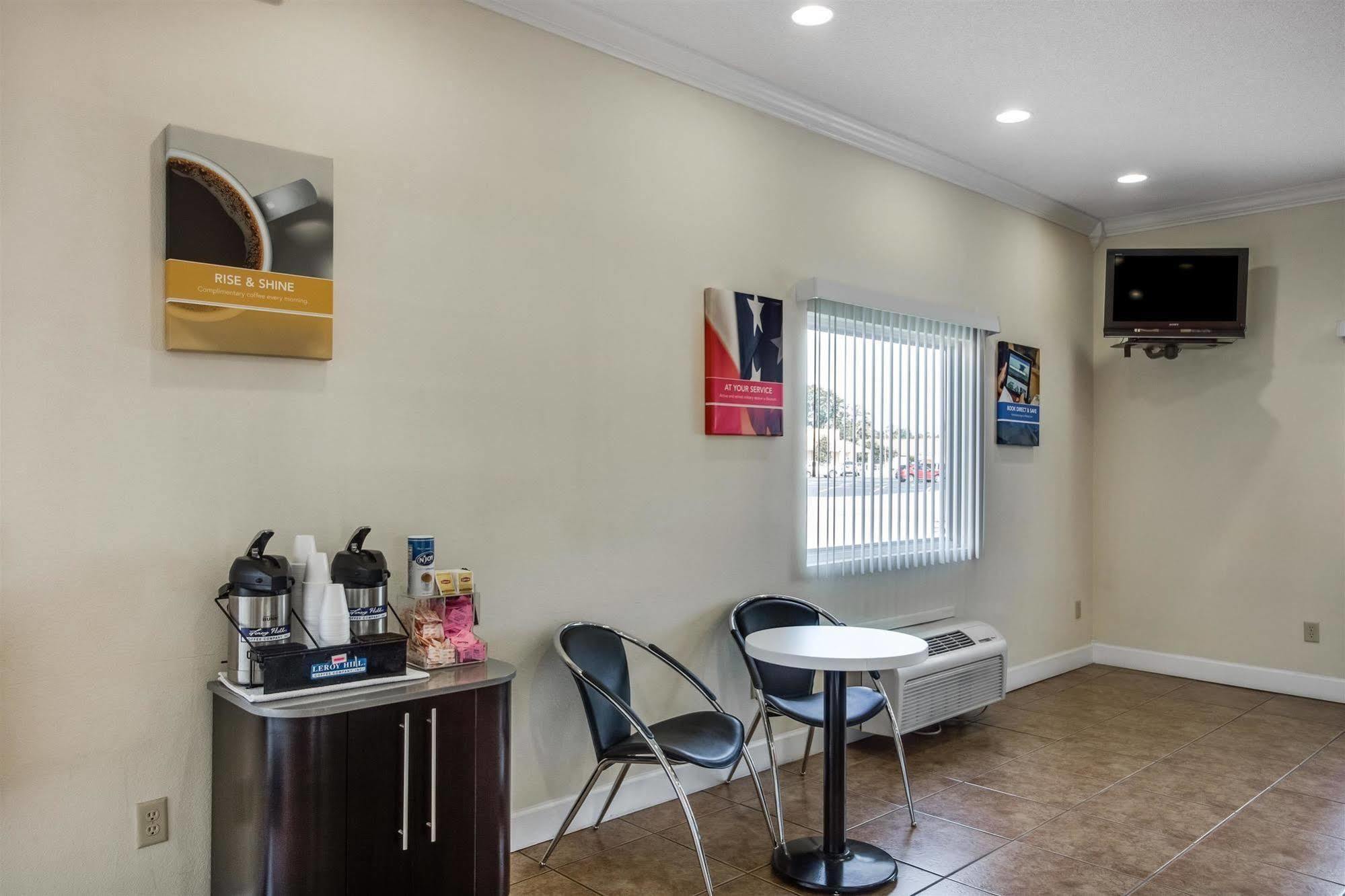 Motel 6-Hinesville, Ga Екстер'єр фото